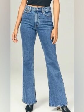 Abercrombie & Fitch The '70s Vintage Flare
Ultra High Rise